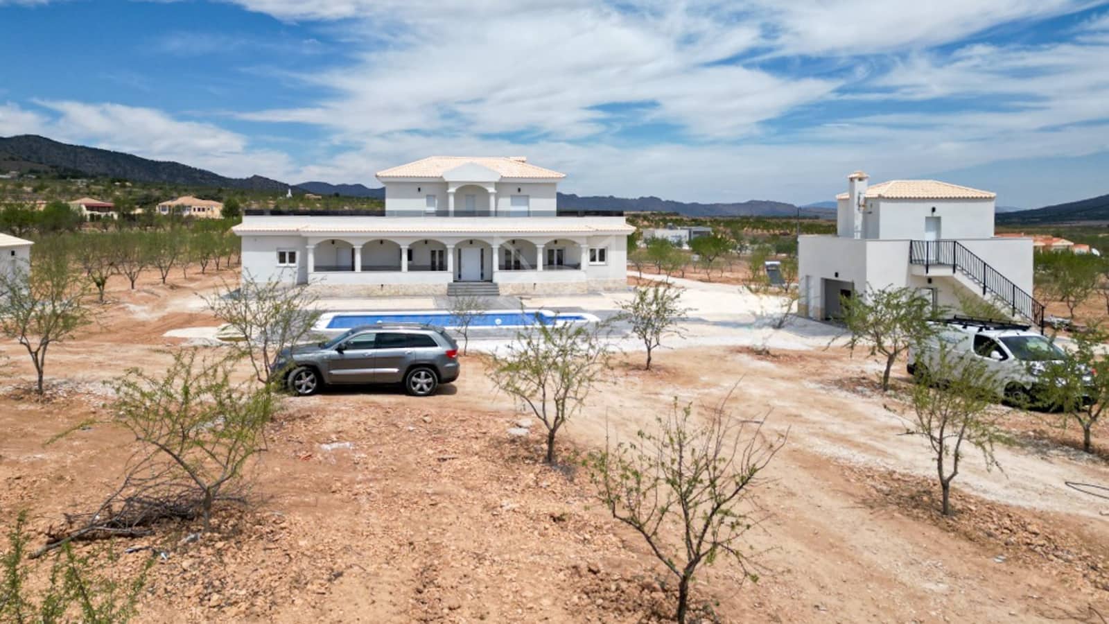 5 soveværelse Villa til salg i Pinoso med swimmingpool garage - € 545.000 (Ref: 9080749)