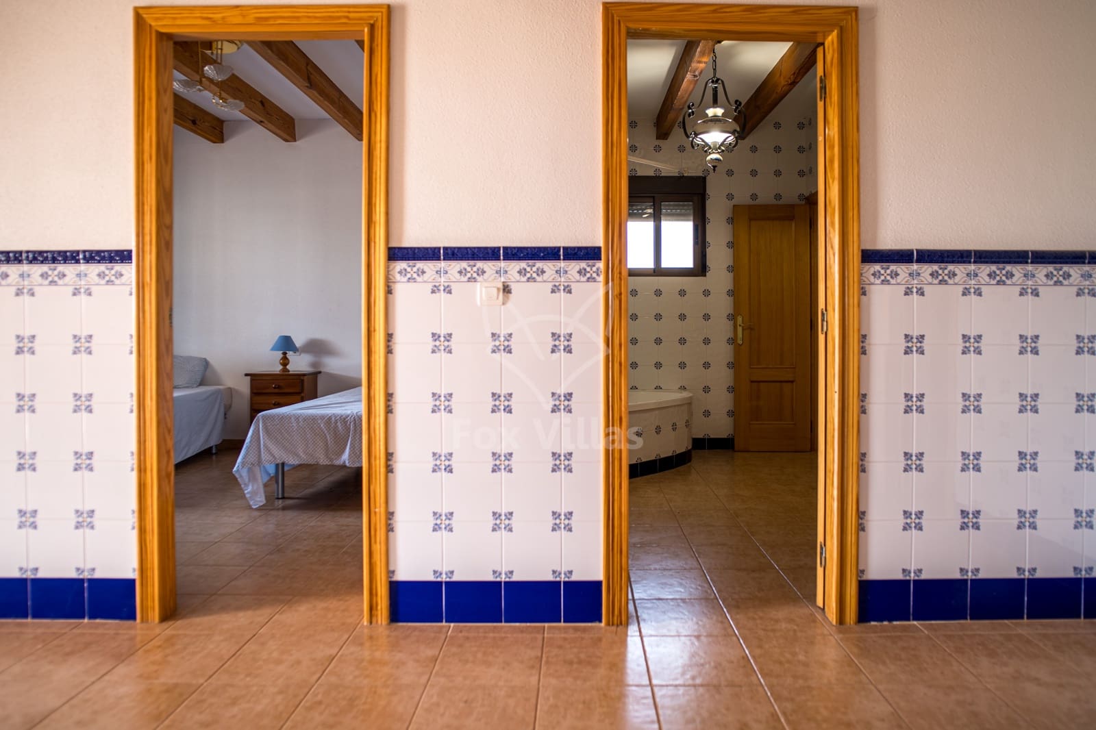 6 soveværelse Finca/Landehus til salg i Pinoso med swimmingpool - € 350.000 (Ref: 9106727)