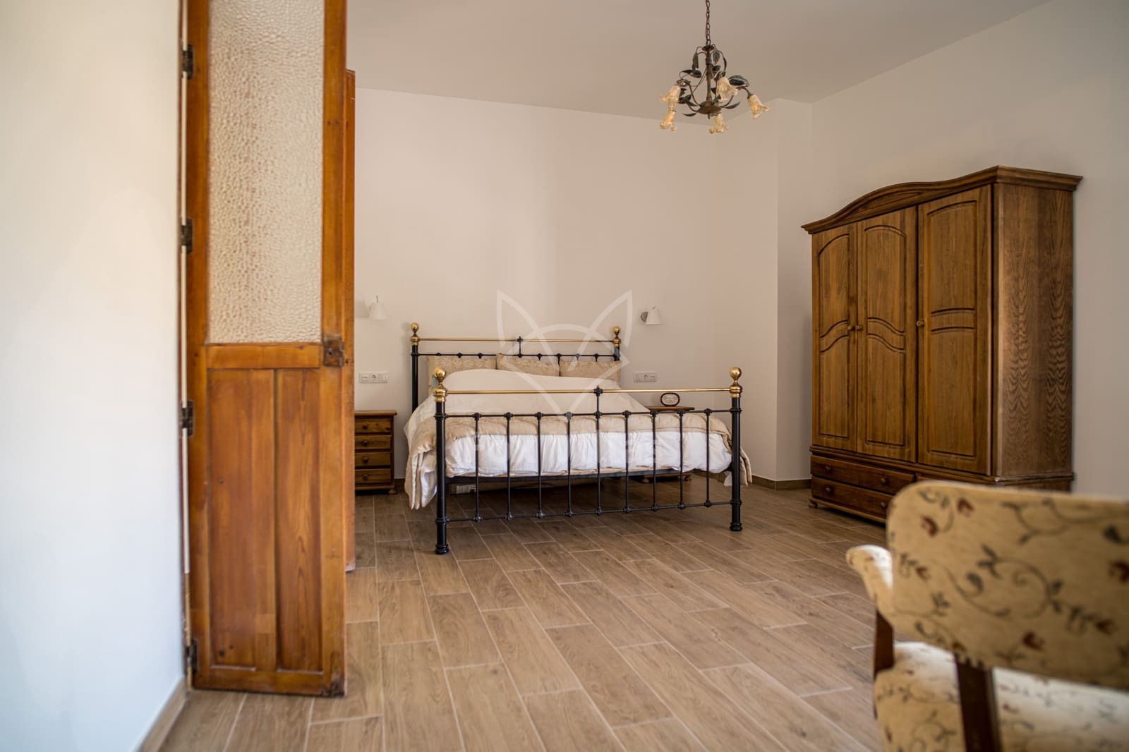 6 soveværelse Finca/Landehus til salg i Pinoso med swimmingpool - € 350.000 (Ref: 9106727)