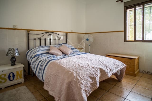 6 slaapkamer Finca/Landhuis te koop in Pinoso met zwembad - € 350.000 (Ref: 9106727)