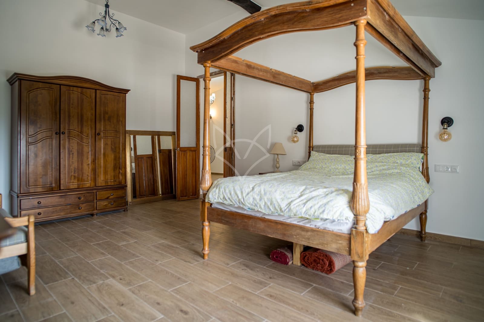 6 soveværelse Finca/Landehus til salg i Pinoso med swimmingpool - € 350.000 (Ref: 9106727)