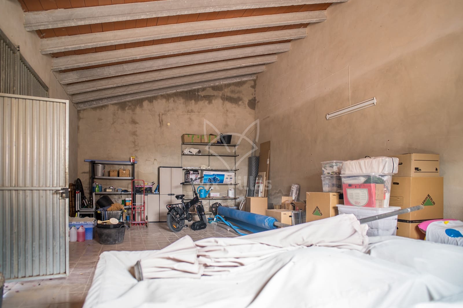 6 soveværelse Finca/Landehus til salg i Pinoso med swimmingpool - € 350.000 (Ref: 9106727)