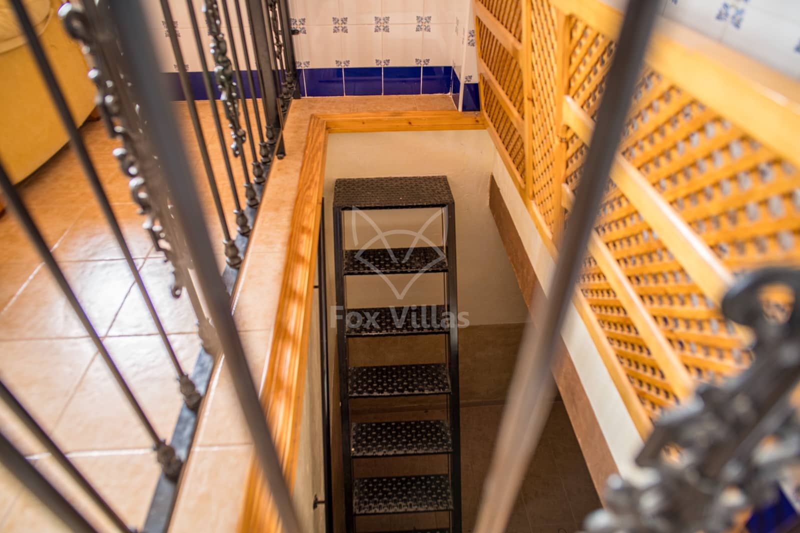 6 soveværelse Finca/Landehus til salg i Pinoso med swimmingpool - € 350.000 (Ref: 9106727)