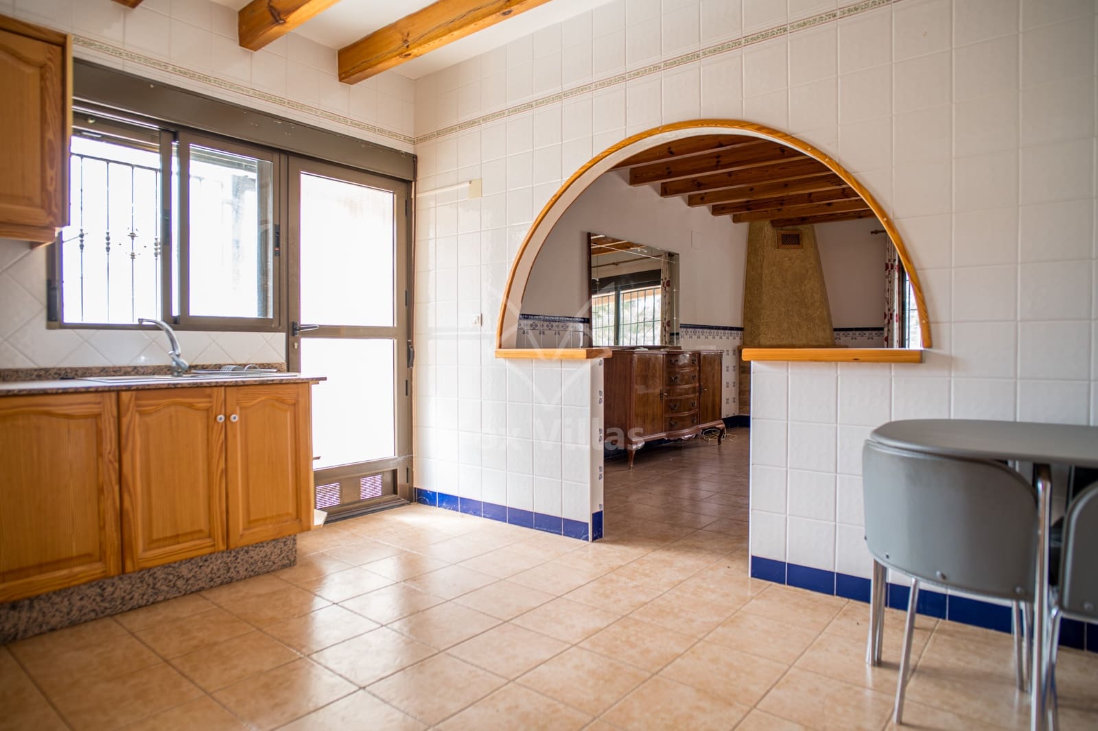 6 soveværelse Finca/Landehus til salg i Pinoso med swimmingpool - € 350.000 (Ref: 9106727)