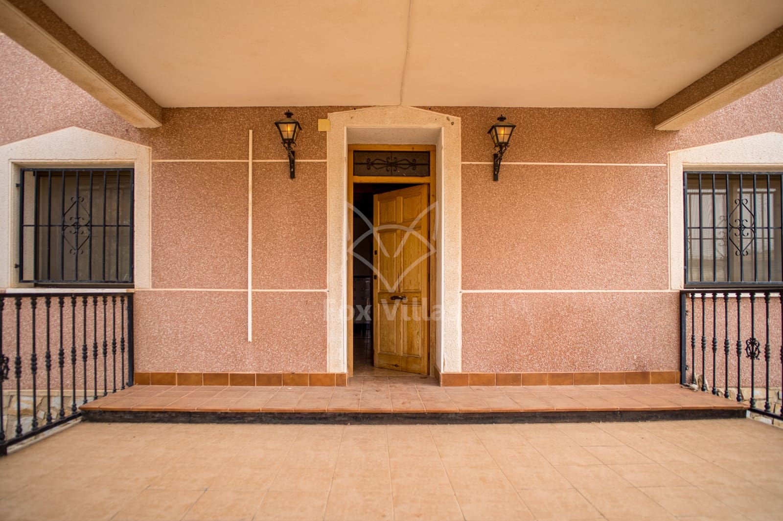 6 soveværelse Finca/Landehus til salg i Pinoso med swimmingpool - € 350.000 (Ref: 9106727)