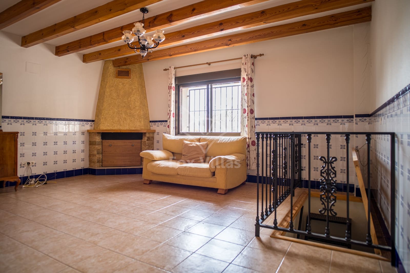 6 soveværelse Finca/Landehus til salg i Pinoso med swimmingpool - € 350.000 (Ref: 9106727)