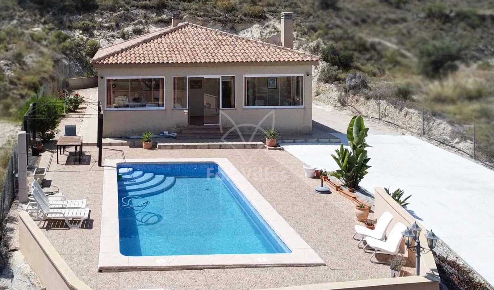 3 soveværelse Villa til salg i Macisvenda med swimmingpool - € 295.000 (Ref: 9111412)