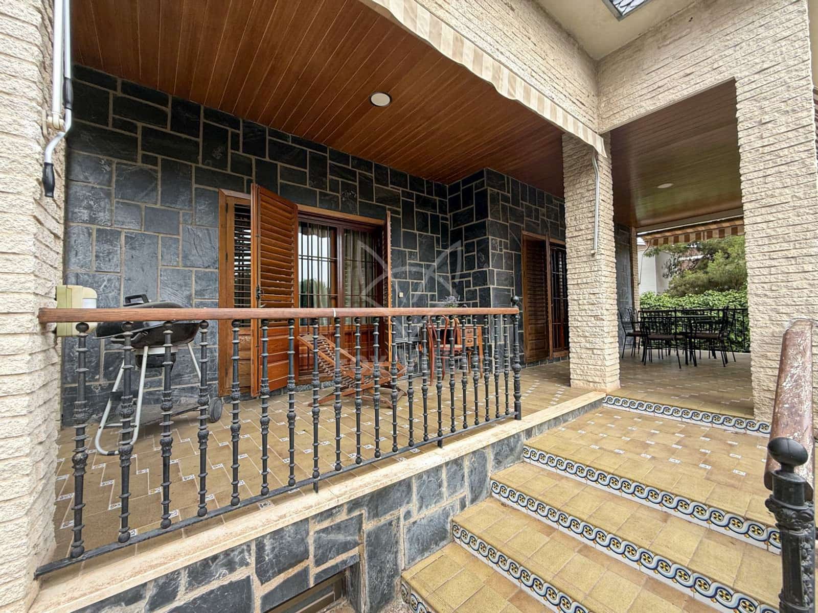 4 soveværelse Byhus til salg i Elda - € 385.000 (Ref: 9114878)