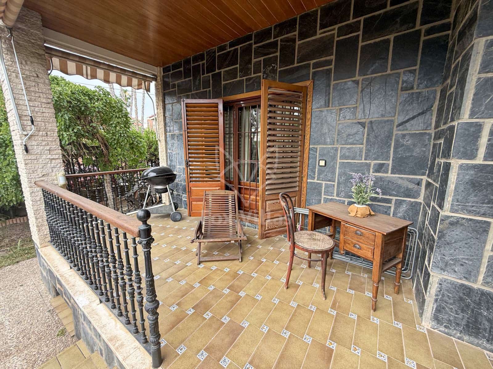 4 soveværelse Byhus til salg i Elda - € 385.000 (Ref: 9114878)