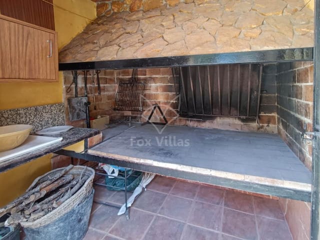 4 bedroom Cave House for sale in Pinoso - € 189,000 (Ref: 9146662)