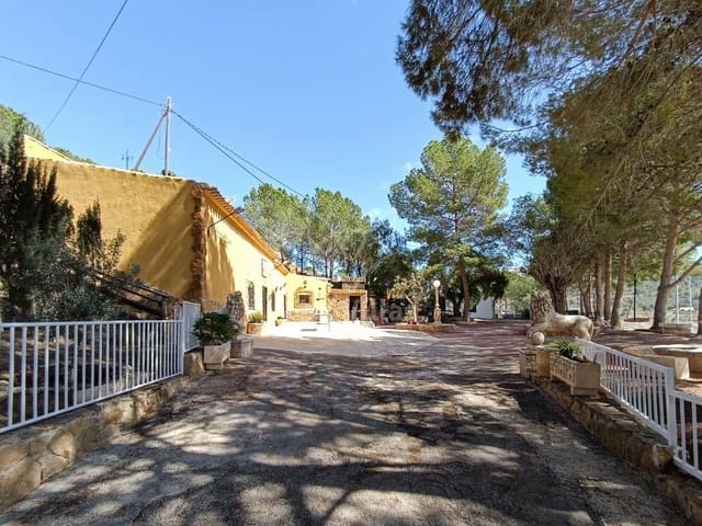 4 bedroom Cave House for sale in Pinoso - € 189,000 (Ref: 9146662)