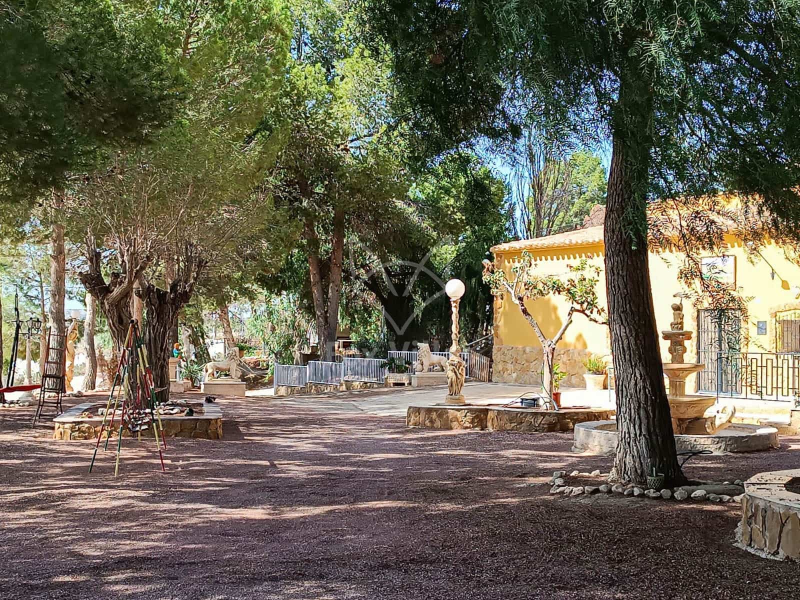 4 sypialnia Dom w skale na sprzedaż w Pinoso - 189 000 € (Ref: 9146662)