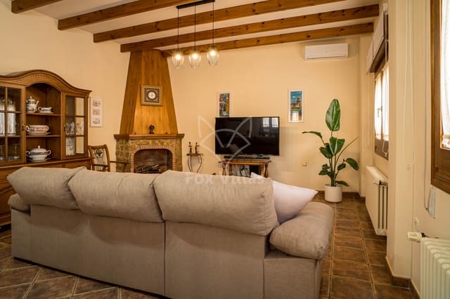 Casa de 4 habitaciones en Pinoso en venta - 233.500 € (Ref: 9160509)