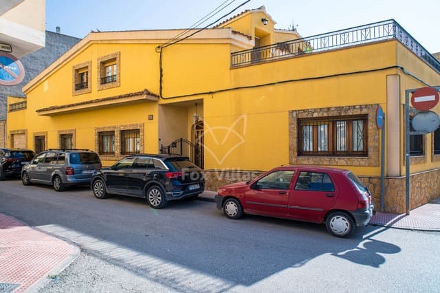 Casa de 4 habitaciones en Pinoso en venta - 233.500 € (Ref: 9160509)