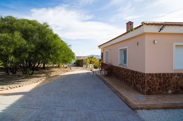 3 quarto Moradia para venda em Pinoso com piscina garagem - 330 000 € (Ref: 9448526)