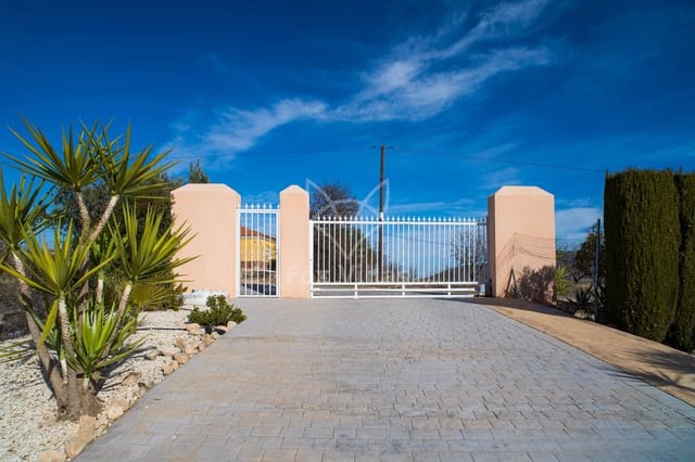 3 quarto Moradia para venda em Pinoso com piscina garagem - 330 000 € (Ref: 9448526)