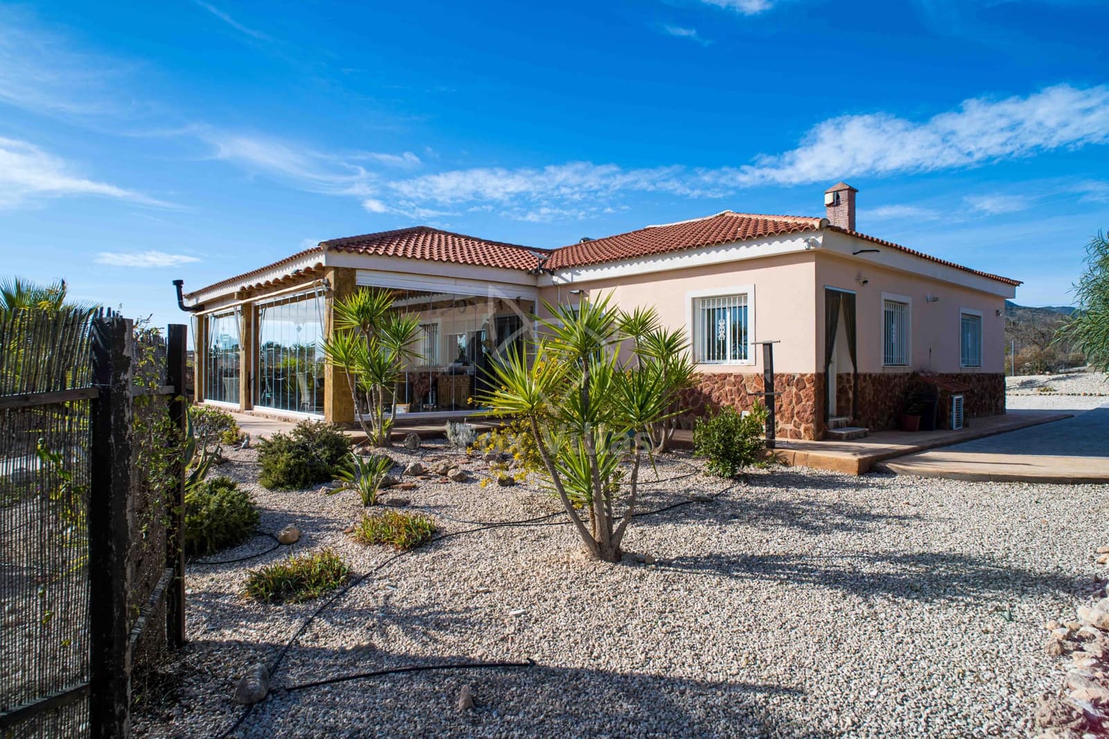 3 quarto Moradia para venda em Pinoso com piscina garagem - 330 000 € (Ref: 9448526)