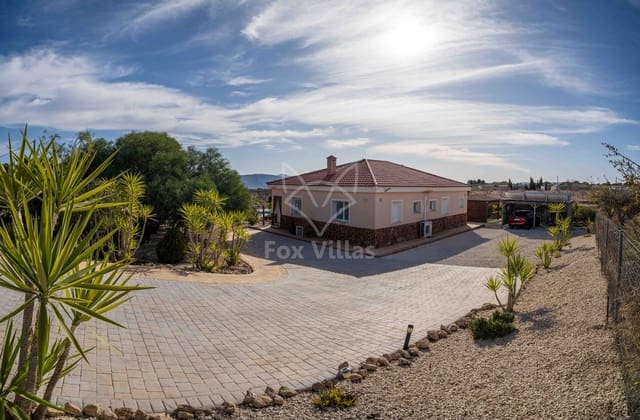 3 quarto Moradia para venda em Pinoso com piscina garagem - 330 000 € (Ref: 9448526)