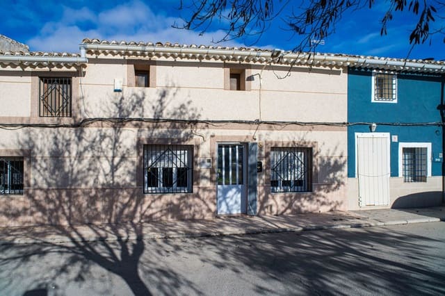 5 bedroom Finca/Country House for sale in Pinoso with pool garage - € 179,950 (Ref: 9538889)