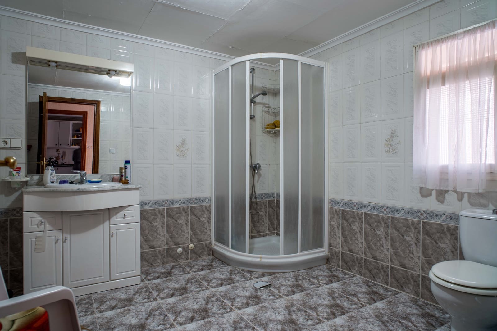 5 bedroom Finca/Country House for sale in Pinoso with pool garage - € 179,950 (Ref: 9538889)