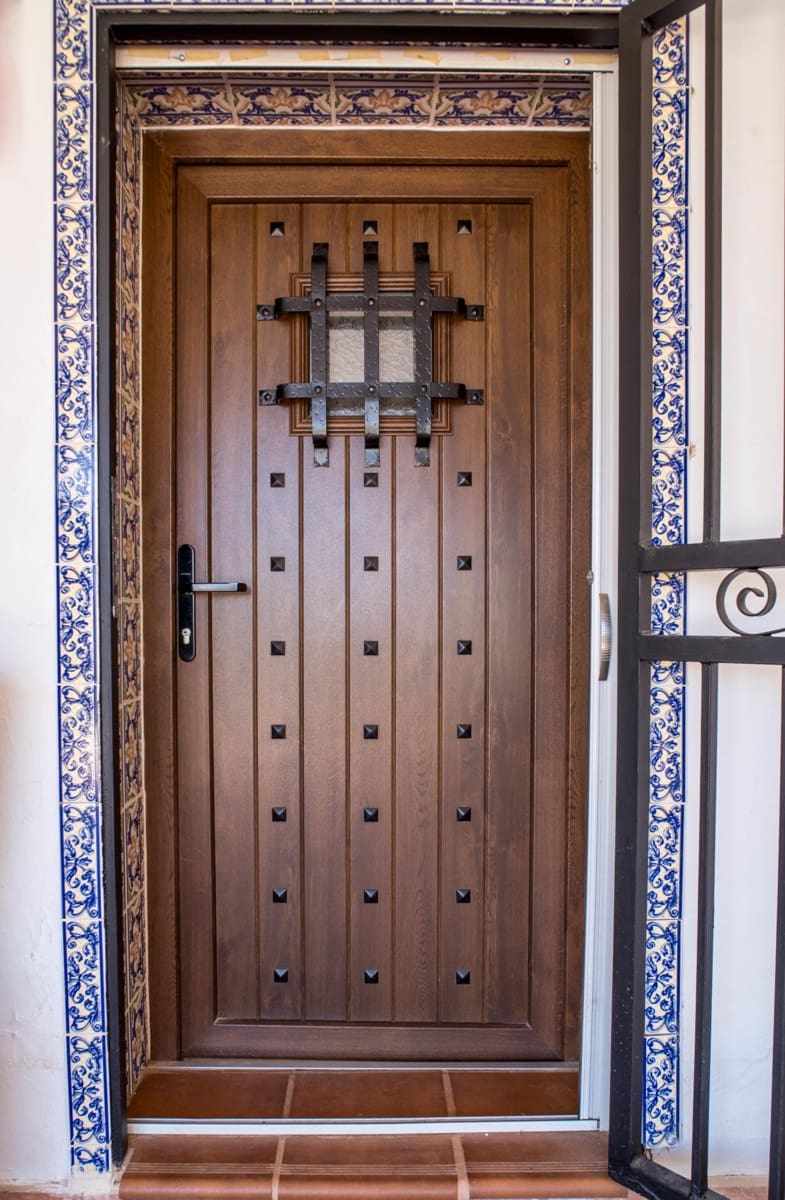 3 makuuhuone Paritalo myytävänä paikassa Monovar / Monover mukana uima-altaan 
autotalli - 330 000 € (Ref: 9627960)