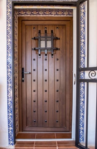 3 makuuhuone Paritalo myytävänä paikassa Monóvar / Monóver mukana uima-altaan 
autotalli - 330 000 € (Ref: 9627960)