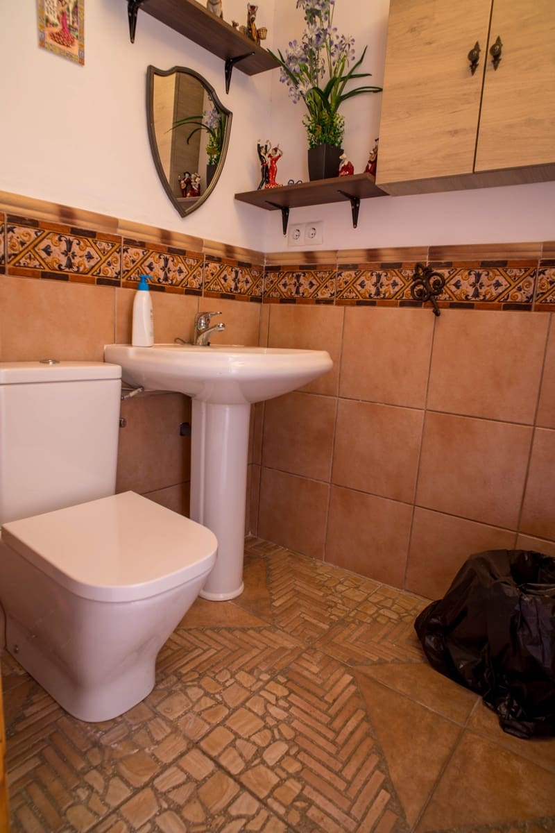 3 makuuhuone Paritalo myytävänä paikassa Monovar / Monover mukana uima-altaan 
autotalli - 330 000 € (Ref: 9627960)