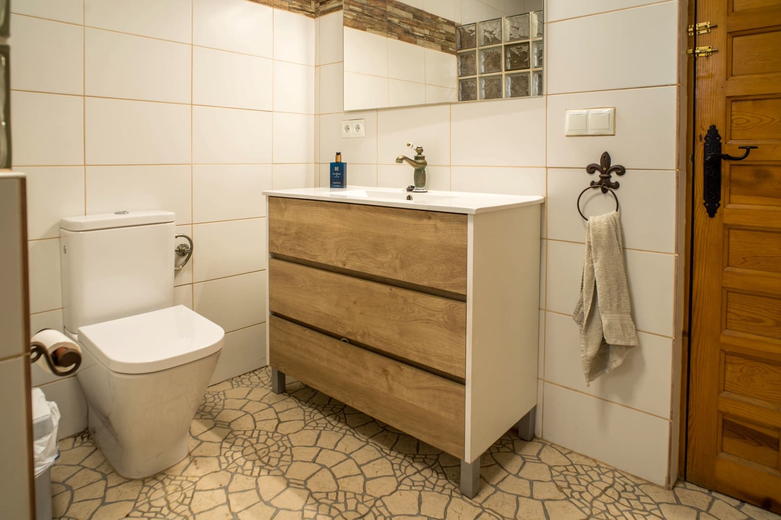 3 makuuhuone Paritalo myytävänä paikassa Monovar / Monover mukana uima-altaan 
autotalli - 330 000 € (Ref: 9627960)