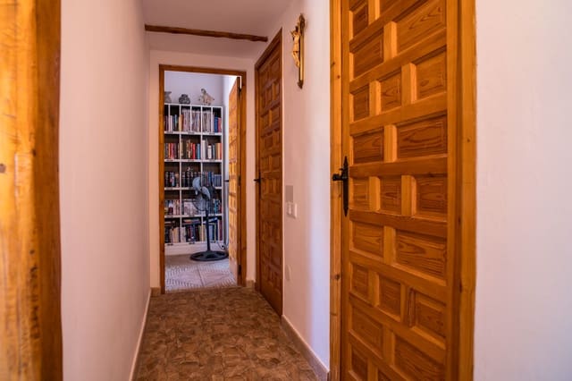 3 makuuhuone Paritalo myytävänä paikassa Monóvar / Monóver mukana uima-altaan 
autotalli - 330 000 € (Ref: 9627960)