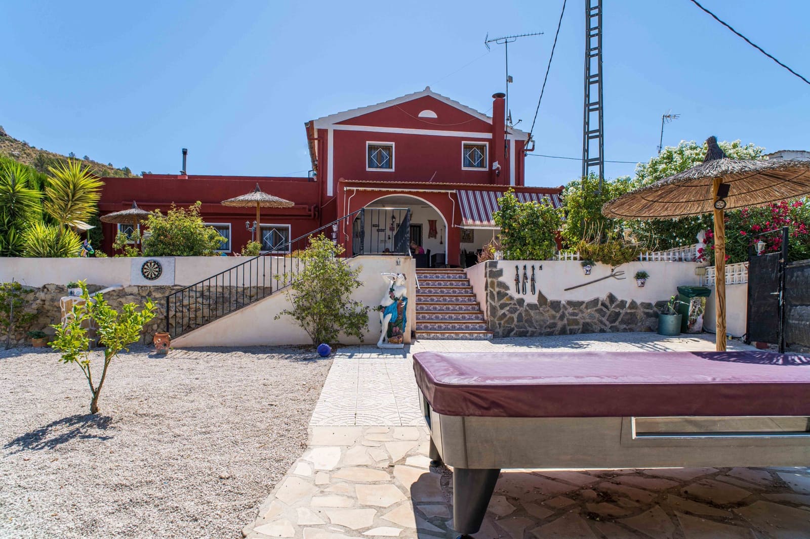 3 makuuhuone Paritalo myytävänä paikassa Monovar / Monover mukana uima-altaan 
autotalli - 330 000 € (Ref: 9627960)