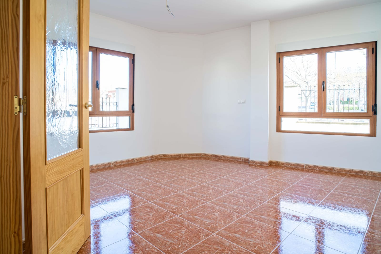 4 makuuhuone Omakotitalo myytävänä paikassa Pinoso mukana 
autotalli - 235 000 € (Ref: 9628027)