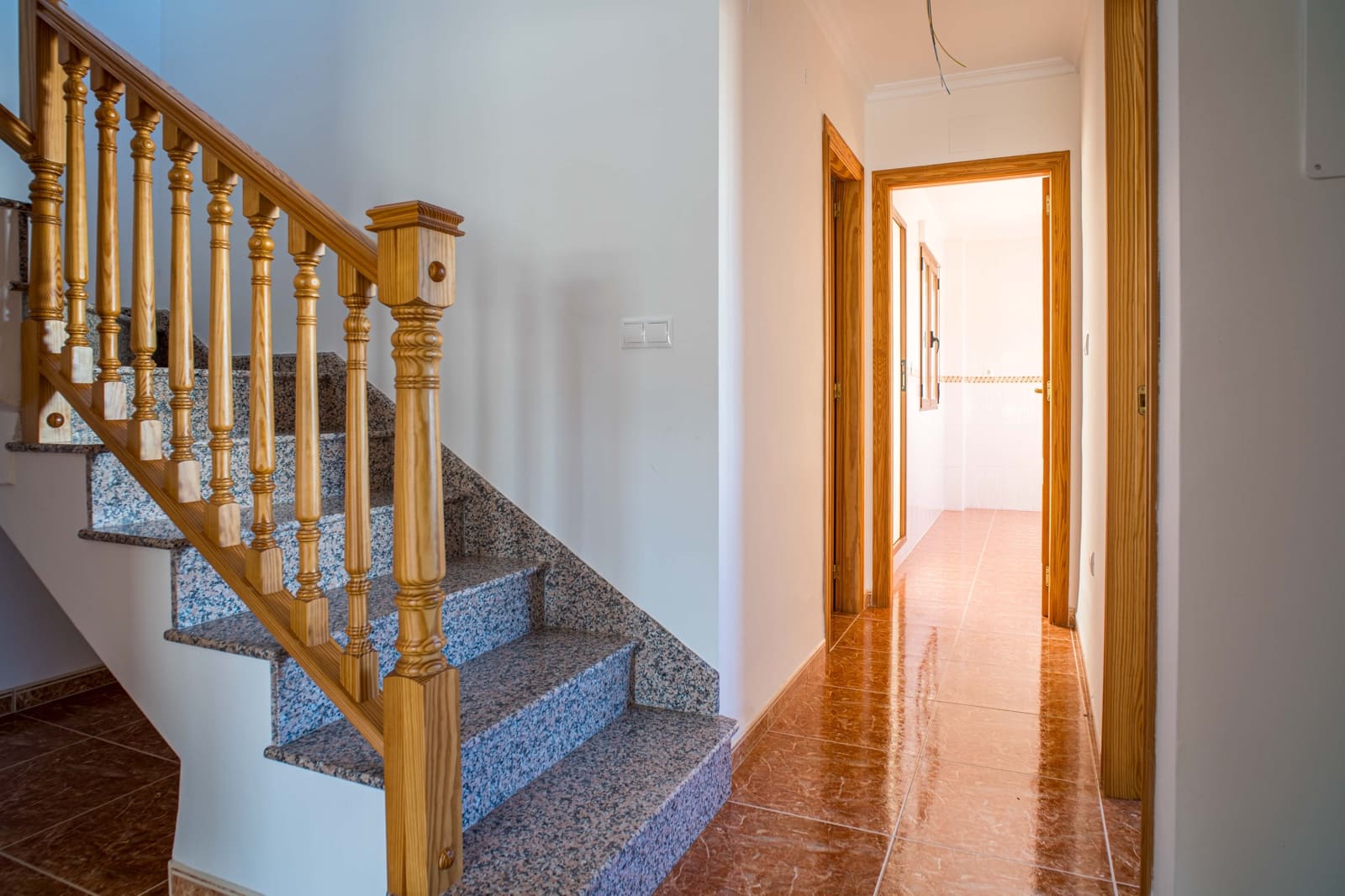 4 makuuhuone Omakotitalo myytävänä paikassa Pinoso mukana 
autotalli - 235 000 € (Ref: 9628027)