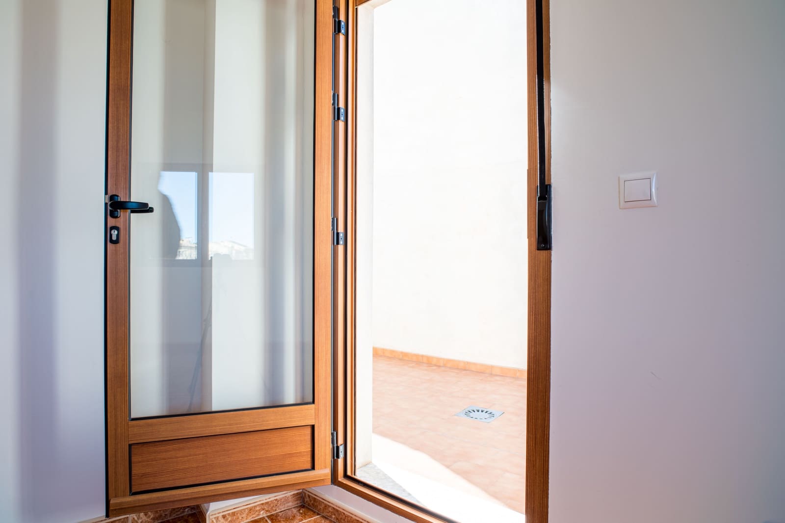 4 makuuhuone Omakotitalo myytävänä paikassa Pinoso mukana 
autotalli - 235 000 € (Ref: 9628027)