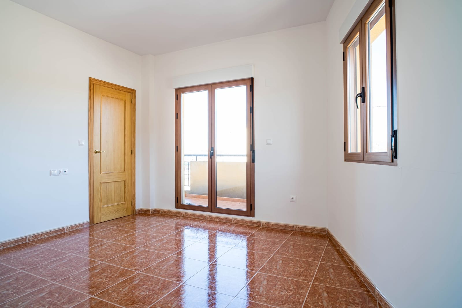 4 makuuhuone Omakotitalo myytävänä paikassa Pinoso mukana 
autotalli - 235 000 € (Ref: 9628027)