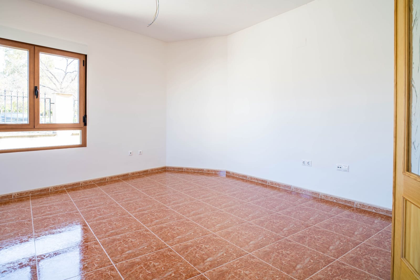 4 makuuhuone Omakotitalo myytävänä paikassa Pinoso mukana 
autotalli - 235 000 € (Ref: 9628027)