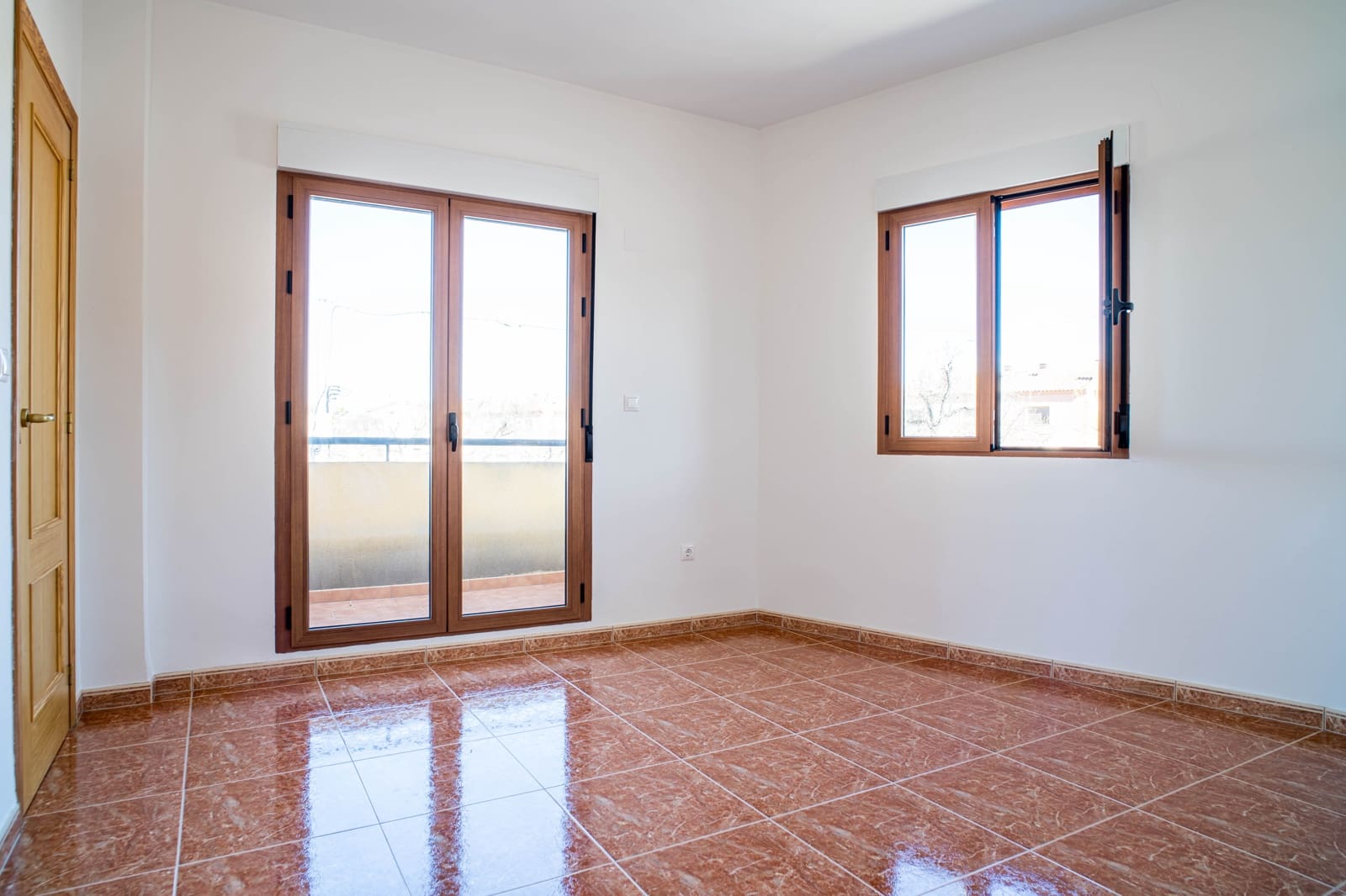 4 makuuhuone Omakotitalo myytävänä paikassa Pinoso mukana 
autotalli - 235 000 € (Ref: 9628027)