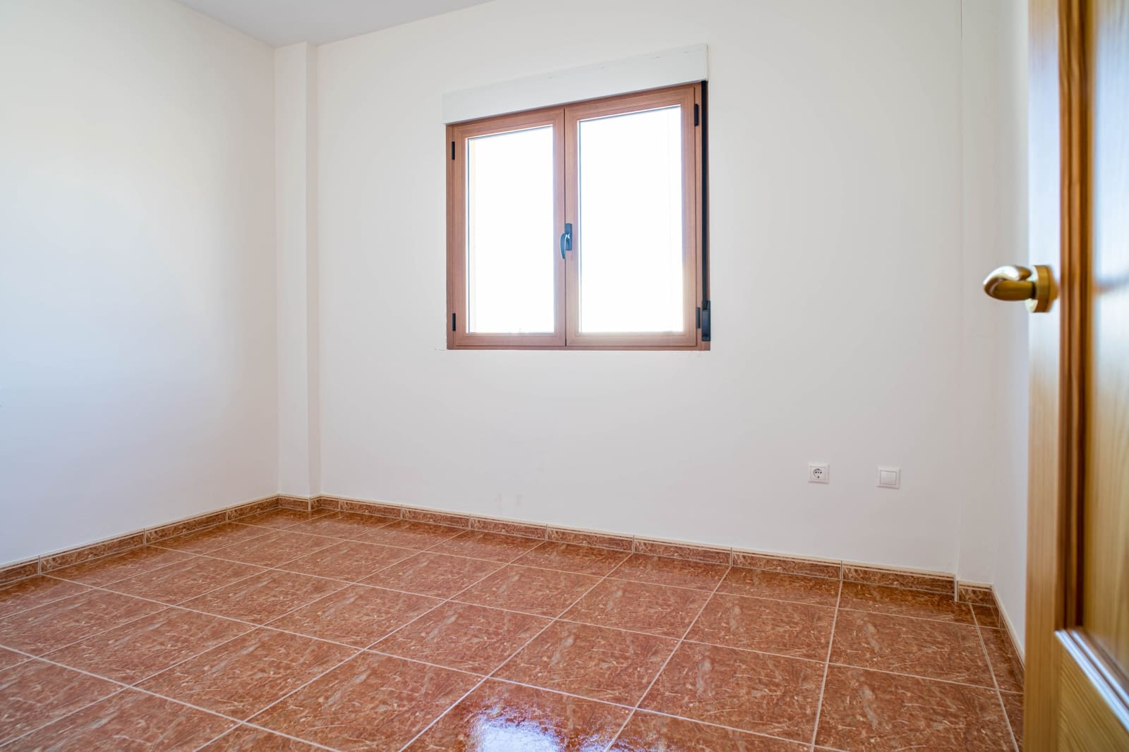 4 makuuhuone Omakotitalo myytävänä paikassa Pinoso mukana 
autotalli - 235 000 € (Ref: 9628027)