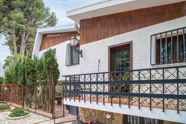 3 soveværelse Villa til salg i Elda med swimmingpool - € 490.000 (Ref: 9694027)