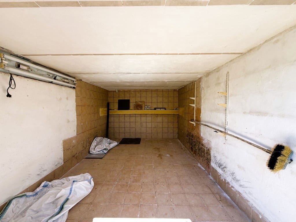 3 soverom Villa til salgs i Pinoso med svømmebasseng garasje - € 300 000 (Ref: 9762266)