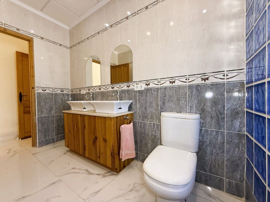 3 soverom Villa til salgs i Pinoso med svømmebasseng garasje - € 300 000 (Ref: 9762266)