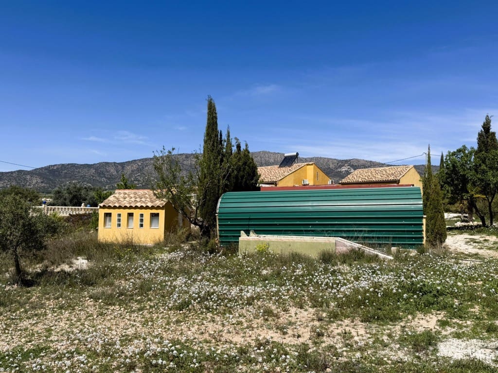 3 soverom Villa til salgs i Pinoso med svømmebasseng garasje - € 300 000 (Ref: 9762266)