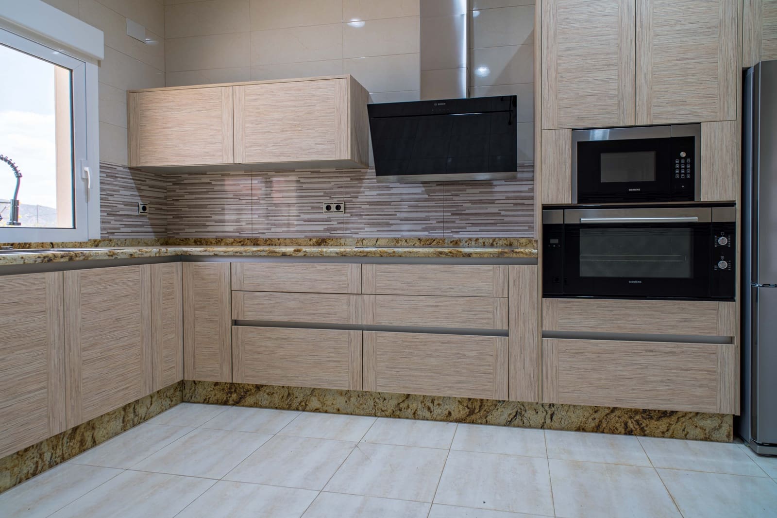 4 bedroom Villa for sale in Pinoso - € 630,000 (Ref: 9763896)