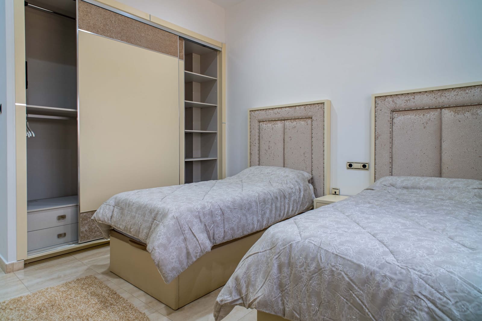 4 bedroom Villa for sale in Pinoso - € 630,000 (Ref: 9763896)