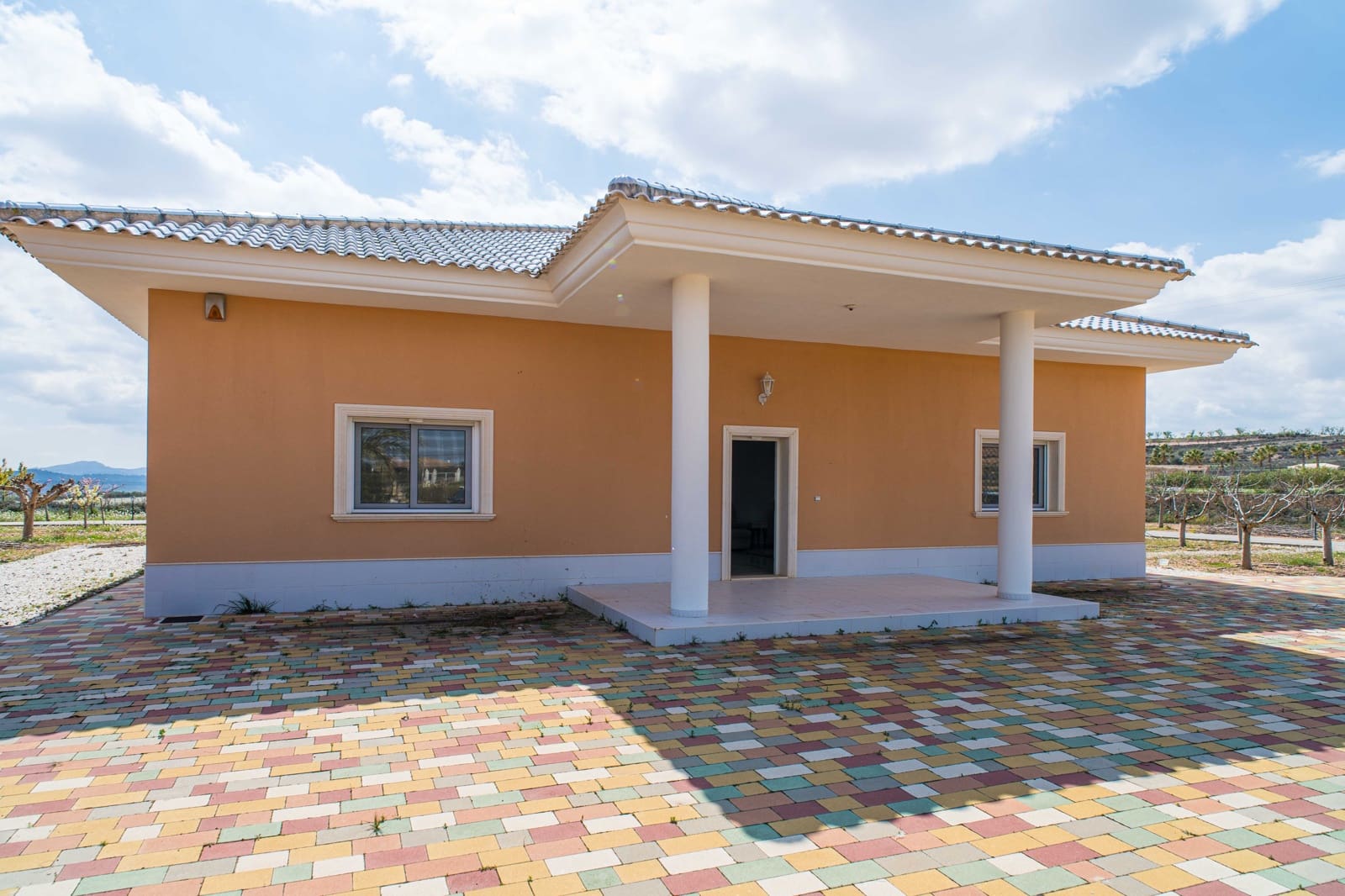 4 bedroom Villa for sale in Pinoso - € 630,000 (Ref: 9763896)