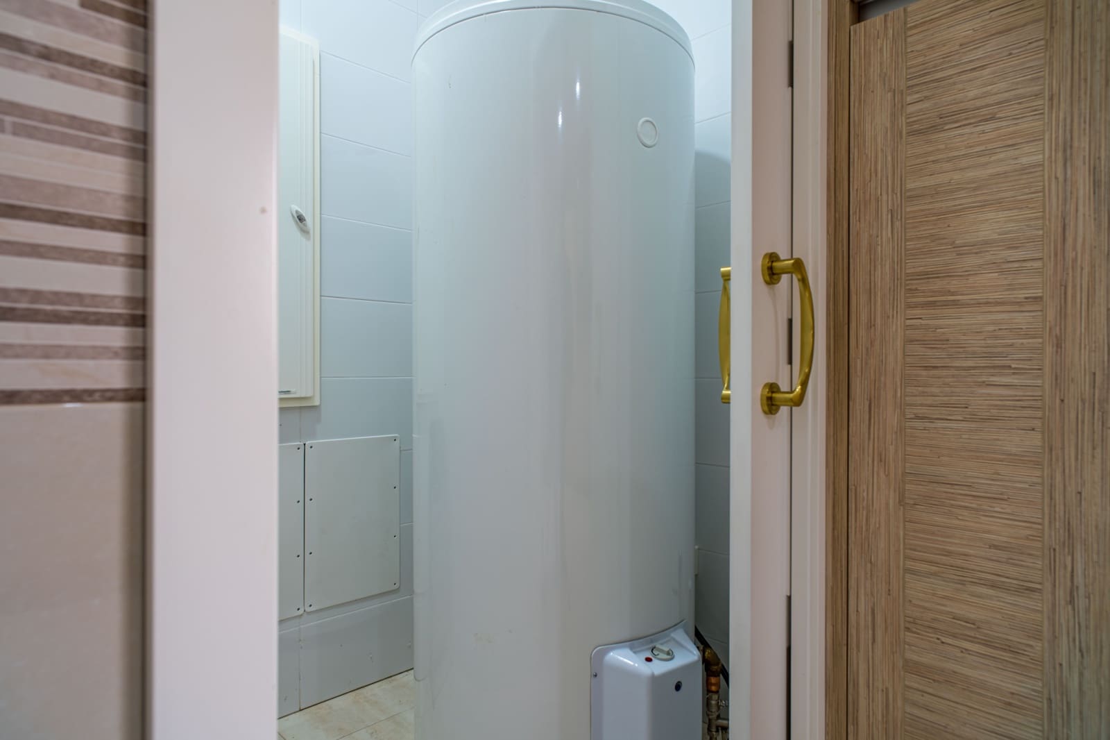 4 bedroom Villa for sale in Pinoso - € 630,000 (Ref: 9763896)