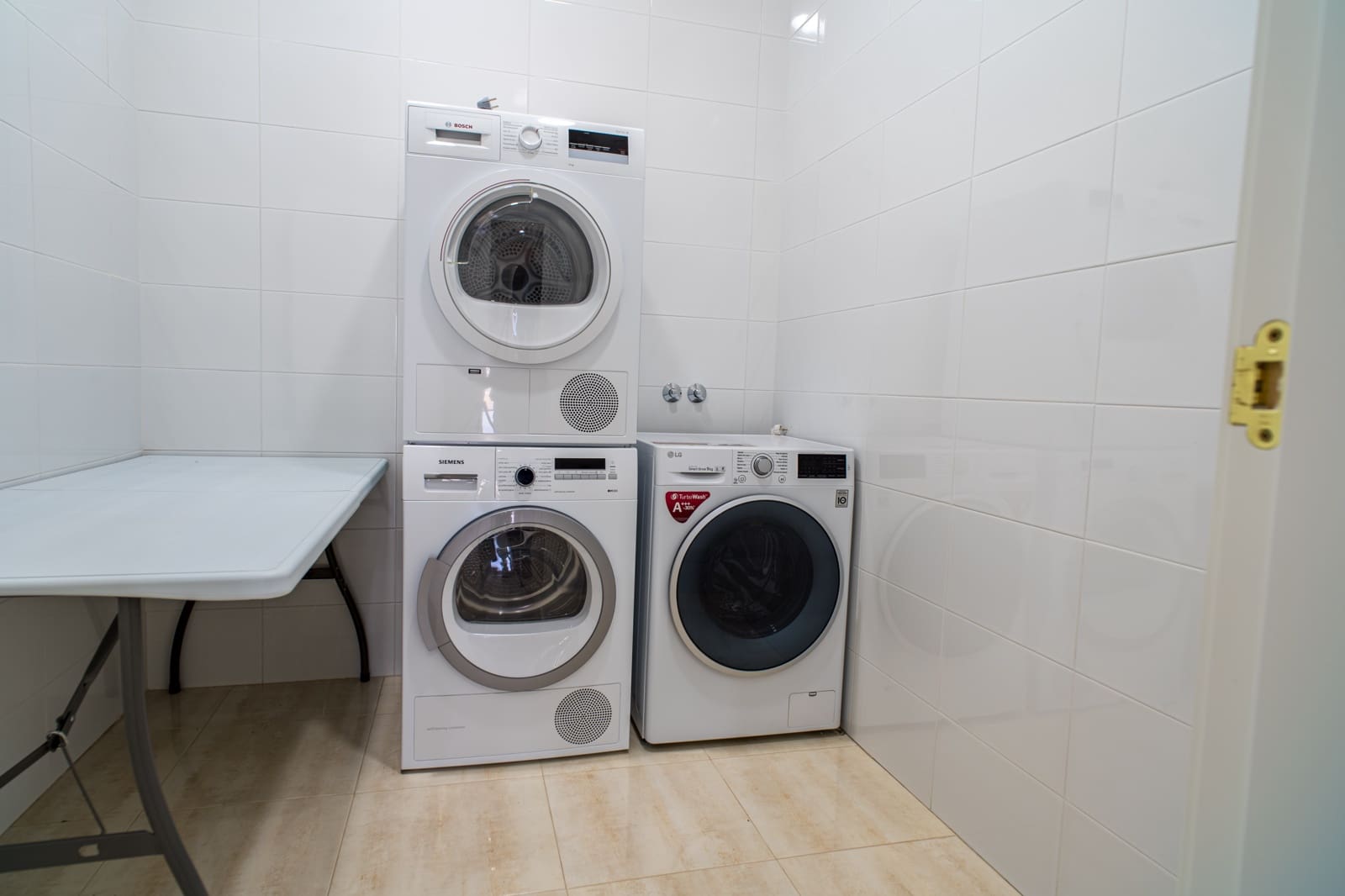 4 bedroom Villa for sale in Pinoso - € 630,000 (Ref: 9763896)