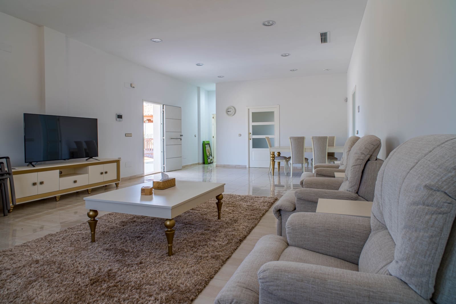 4 bedroom Villa for sale in Pinoso - € 630,000 (Ref: 9763896)