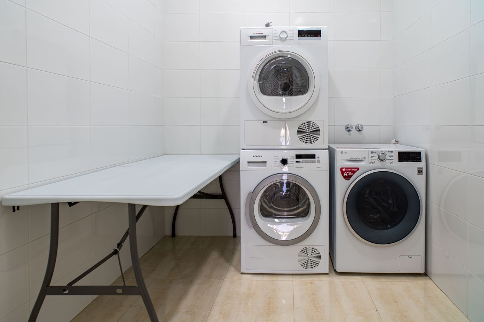 4 bedroom Villa for sale in Pinoso - € 630,000 (Ref: 9763896)