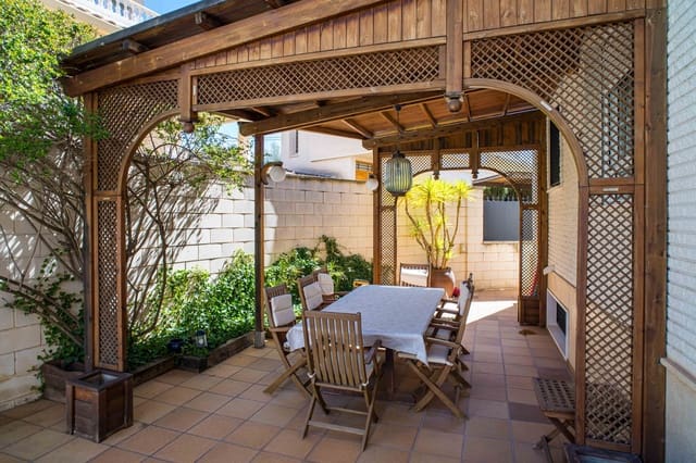 3 soveværelse Byhus til salg i Elda med swimmingpool - € 420.000 (Ref: 9769893)