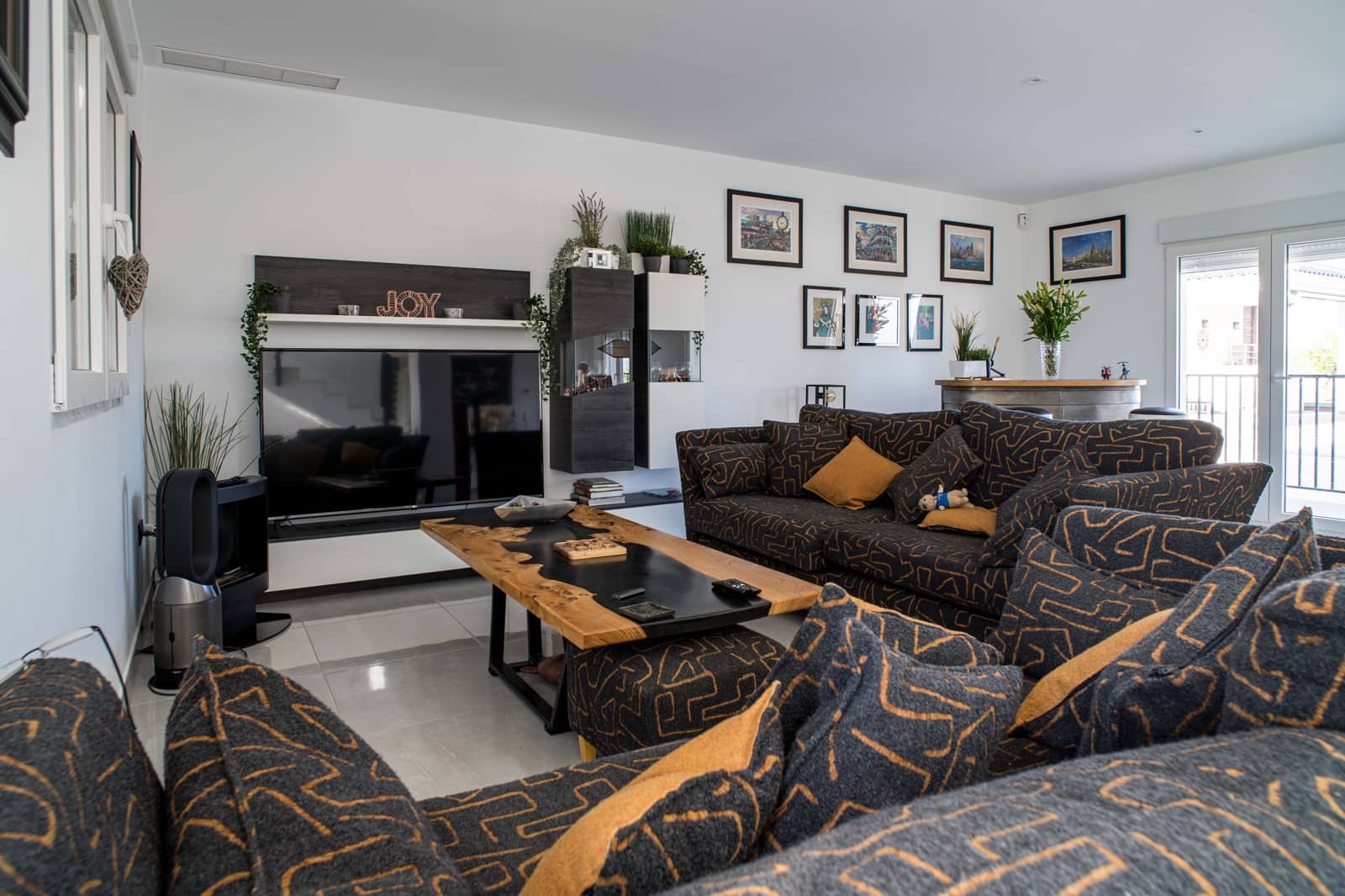 3 soveværelse Villa til salg i Pinoso med swimmingpool - € 495.000 (Ref: 9770848)